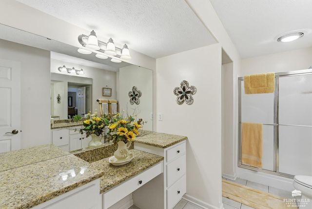 916 Overhill Road, Manhattan, KS 66503