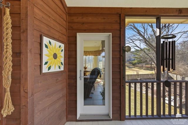 916 Overhill Road, Manhattan, KS 66503