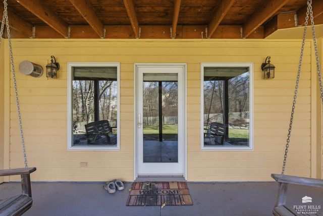 916 Overhill Road, Manhattan, KS 66503