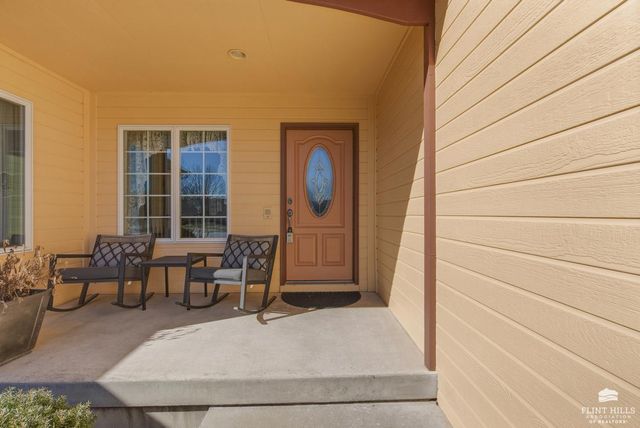 916 Overhill Road, Manhattan, KS 66503