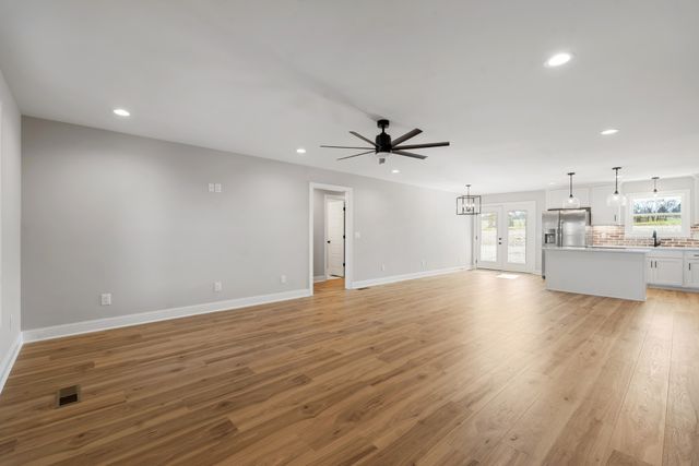 8184 Gideon Rd, Greenbrier, TN 37073