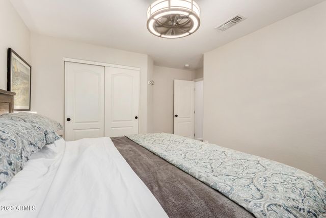 350 W VINEDO Lane, Tempe, AZ 85284