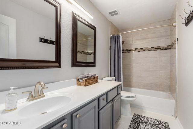 350 W VINEDO Lane, Tempe, AZ 85284