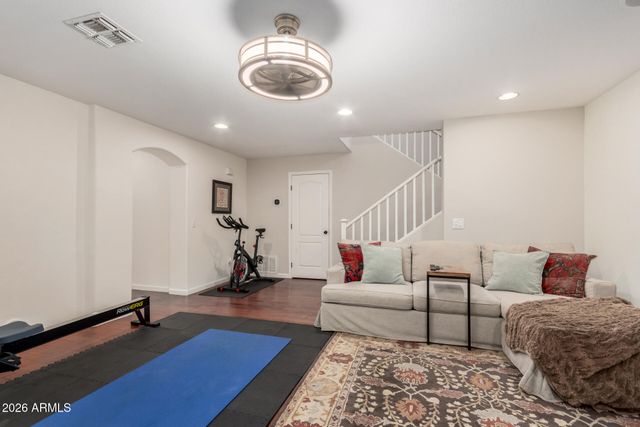 350 W VINEDO Lane, Tempe, AZ 85284