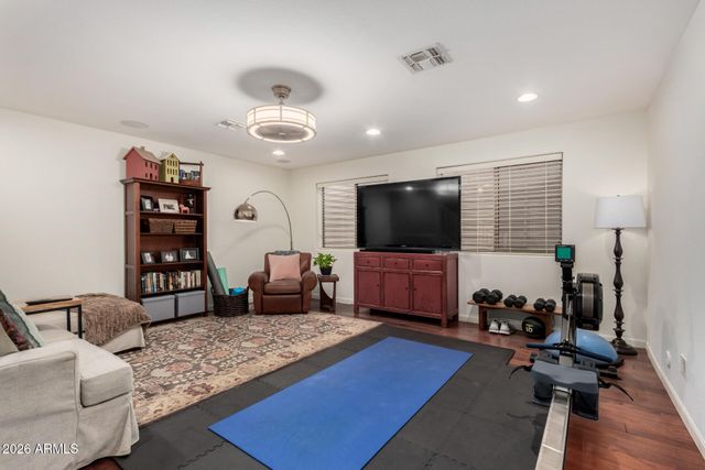 350 W VINEDO Lane, Tempe, AZ 85284