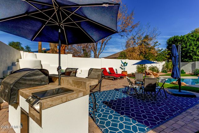 350 W VINEDO Lane, Tempe, AZ 85284