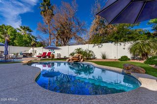 350 W VINEDO Lane, Tempe, AZ 85284