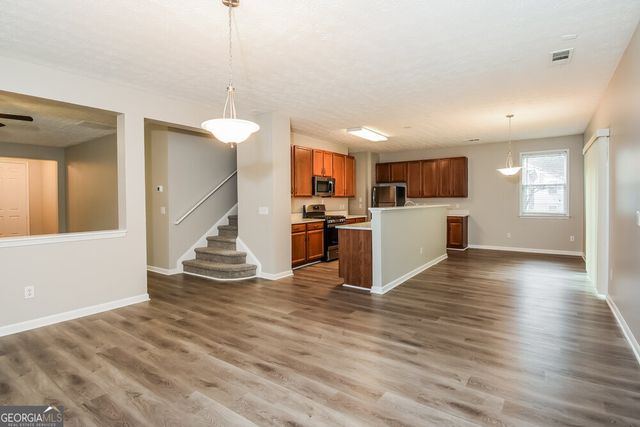 2040 Valley Creek Drive, Lithia Springs, GA 30122