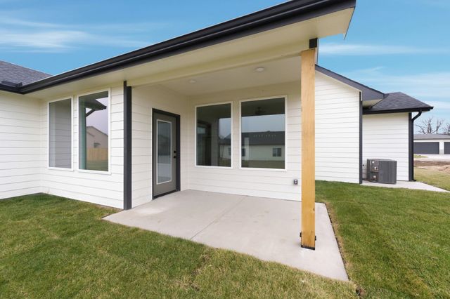 620 Elmwood St, Park City, KS 67147