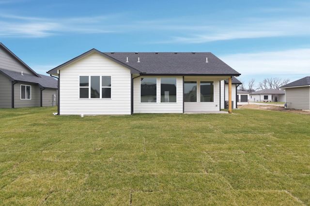 620 Elmwood St, Park City, KS 67147