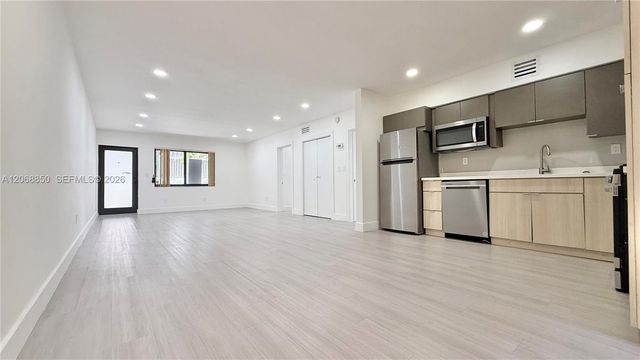 609 Lenox Avenue 2, Miami Beach, FL 33139