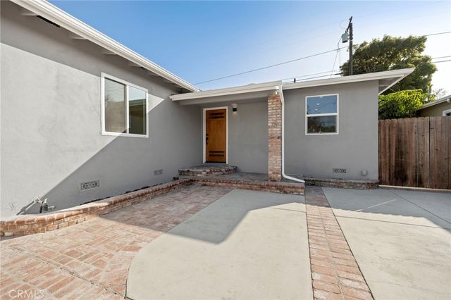 5250 W 137th St, Hawthorne, CA 90250