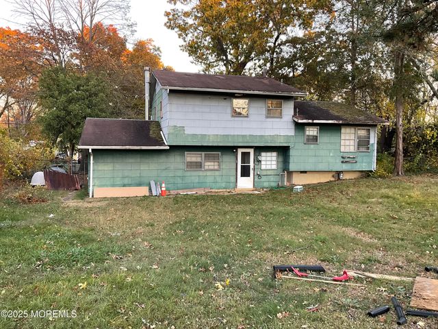 5 Illinois Avenue, Jackson, NJ 08527