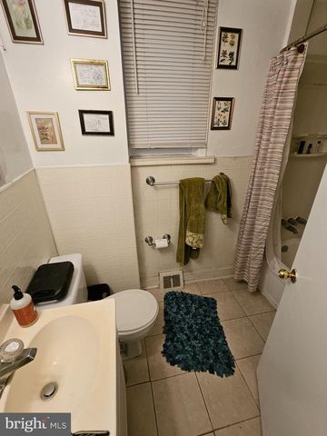 2211 MOUNT VERNON ST, Philadelphia, PA 19130
