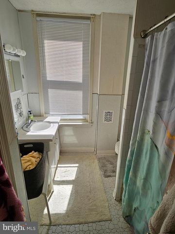 2211 MOUNT VERNON ST, Philadelphia, PA 19130