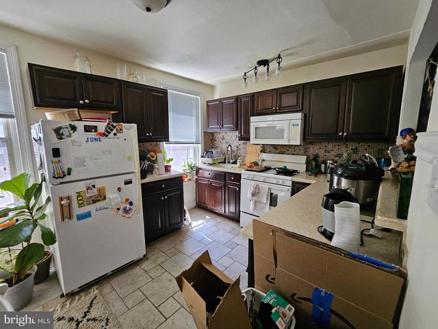 2211 MOUNT VERNON ST, Philadelphia, PA 19130