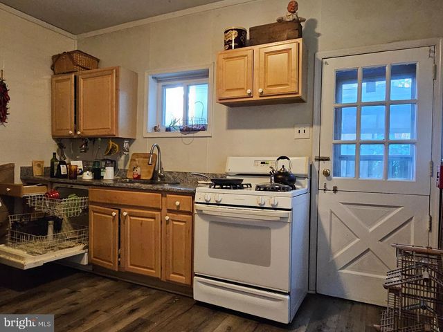 2211 MOUNT VERNON ST, Philadelphia, PA 19130