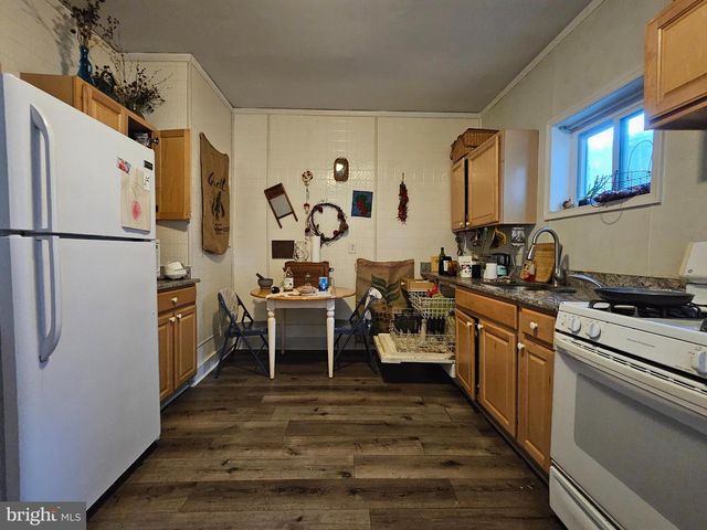 2211 MOUNT VERNON ST, Philadelphia, PA 19130
