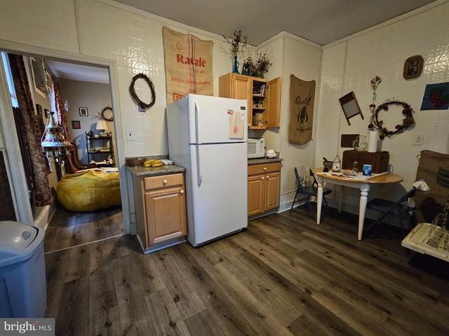 2211 MOUNT VERNON ST, Philadelphia, PA 19130