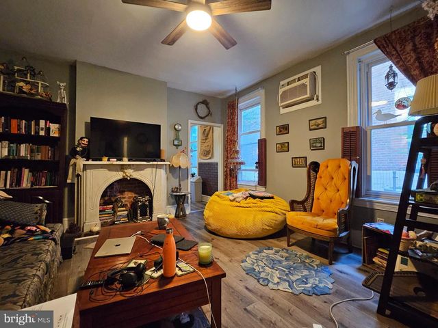 2211 MOUNT VERNON ST, Philadelphia, PA 19130