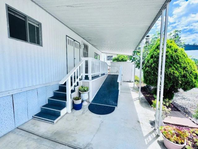 2130 Sunset 122, Vista, CA 92081