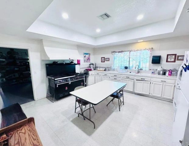 2130 Sunset 122, Vista, CA 92081