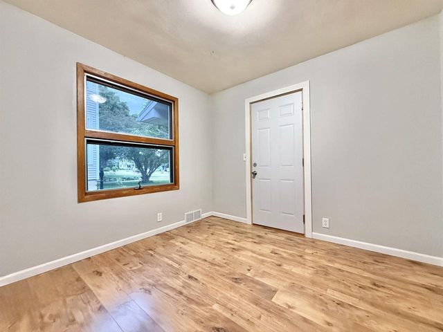 275 Broadway Street, Prairie Du Sac, WI 53578