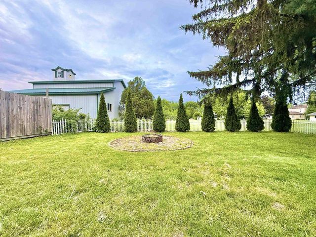 275 Broadway Street, Prairie Du Sac, WI 53578