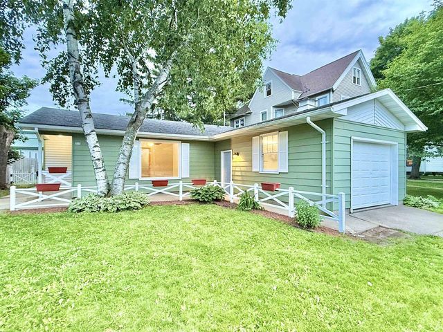 275 Broadway Street, Prairie Du Sac, WI 53578