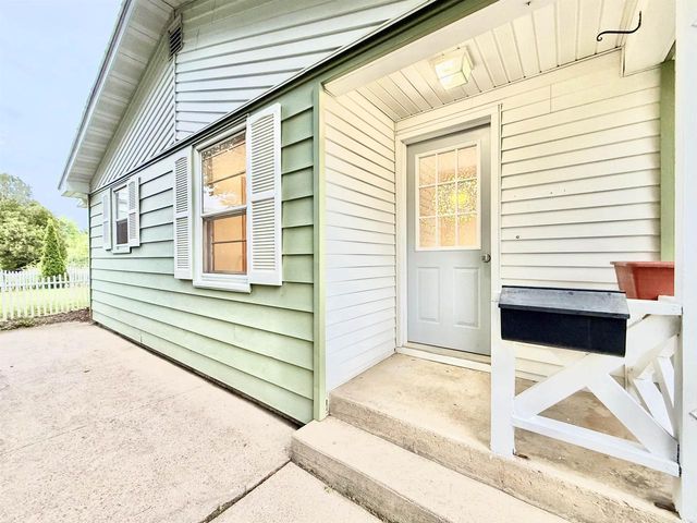 275 Broadway Street, Prairie Du Sac, WI 53578