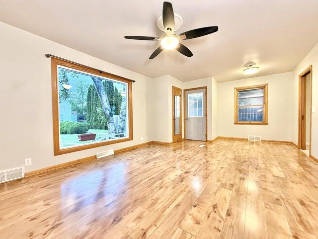 275 Broadway Street, Prairie Du Sac, WI 53578