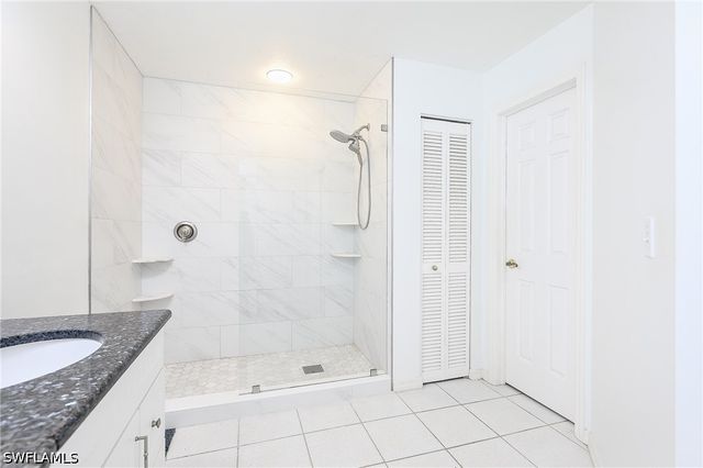 524 Beachwalk CIR, Naples, FL 34108