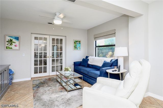 524 Beachwalk CIR, Naples, FL 34108