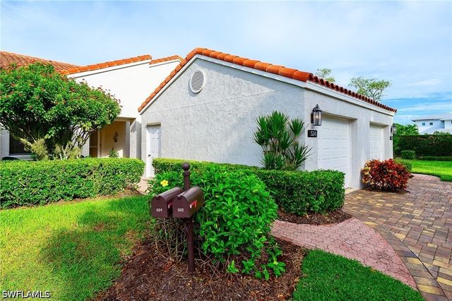 524 Beachwalk CIR, Naples, FL 34108