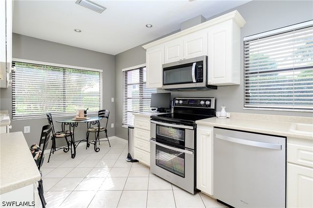 524 Beachwalk CIR, Naples, FL 34108