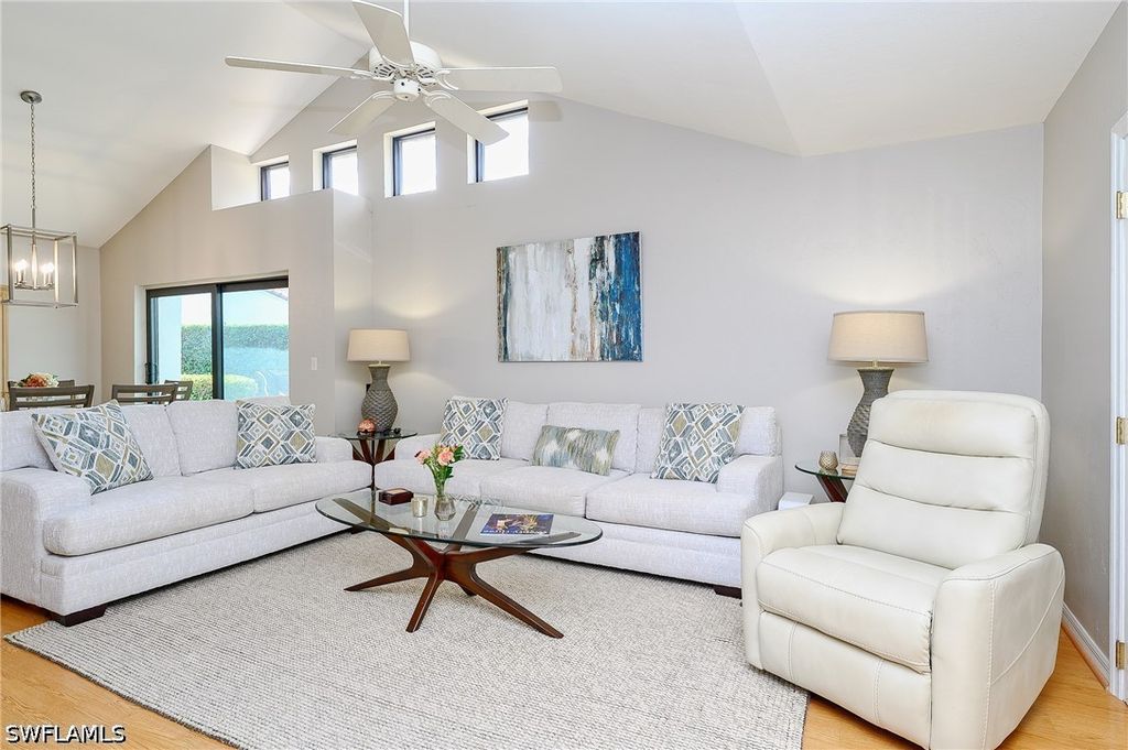 524 Beachwalk CIR, Naples, FL 34108