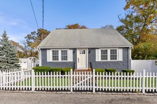 11 Leon St, Marshfield, MA 02050