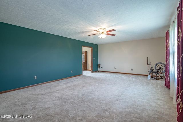11441 Rineyville Rd, Vine Grove, KY 40175