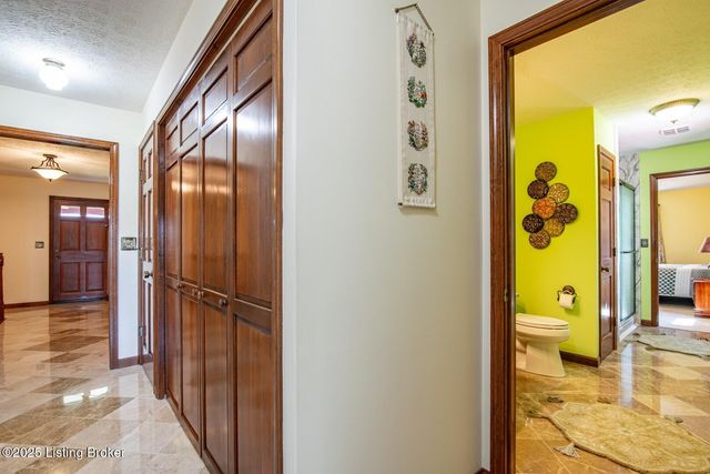 11441 Rineyville Rd, Vine Grove, KY 40175