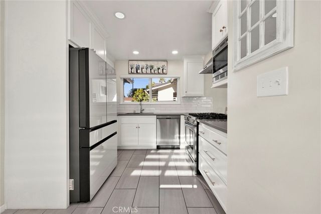 19116 Napa Street, Northridge, CA 91324