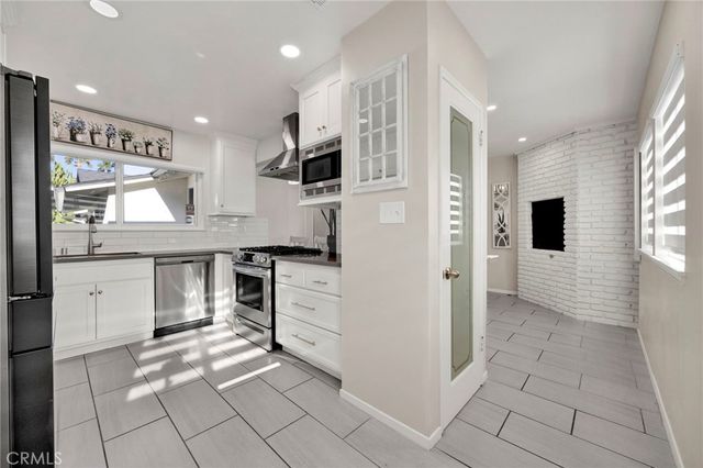19116 Napa Street, Northridge, CA 91324