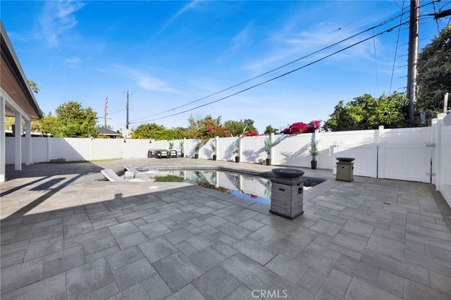 19116 Napa Street, Northridge, CA 91324