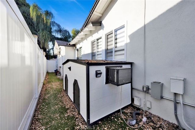 19116 Napa Street, Northridge, CA 91324