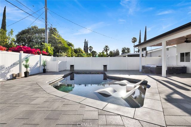 19116 Napa Street, Northridge, CA 91324
