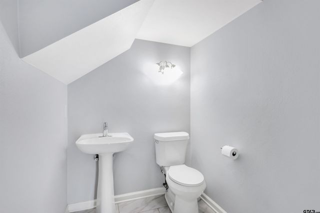 5718 Gloucester Dr, Tyler, TX 75707