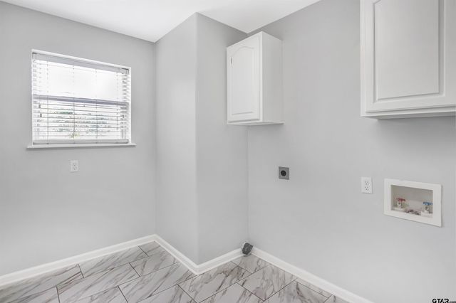 5718 Gloucester Dr, Tyler, TX 75707