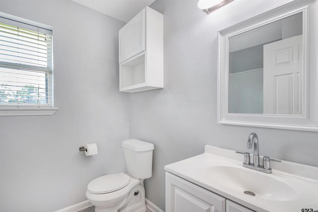 5718 Gloucester Dr, Tyler, TX 75707