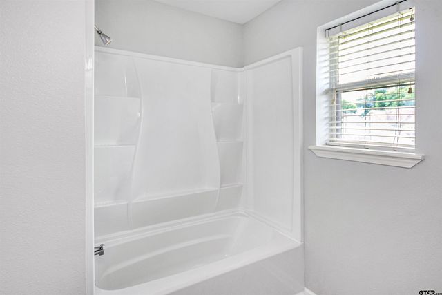 5718 Gloucester Dr, Tyler, TX 75707