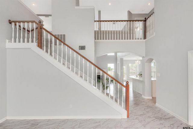 5718 Gloucester Dr, Tyler, TX 75707