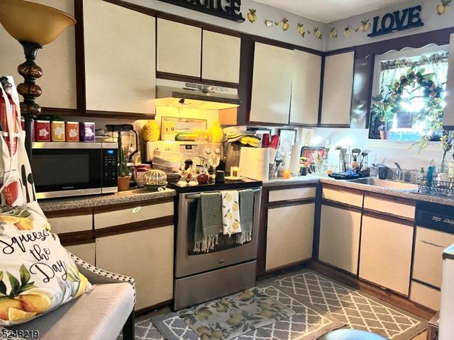 301 E McFarlan St -A and B, Dover Town, NJ 07801